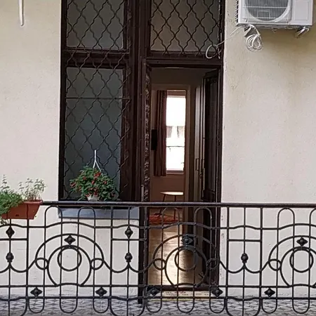 Visegradi - Comfortable Studio Flat In The Heart Of