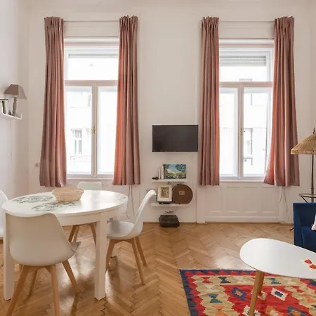 Visegradi - Comfortable Studio Flat In The Heart Of * Budapest