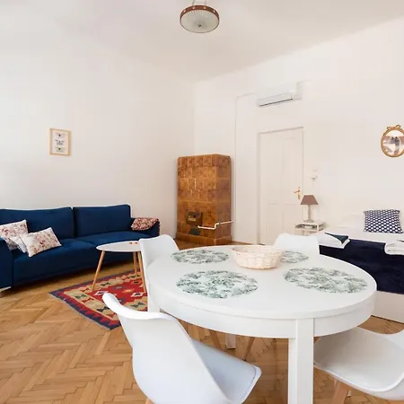 Visegradi - Comfortable Studio Flat In The Heart Of